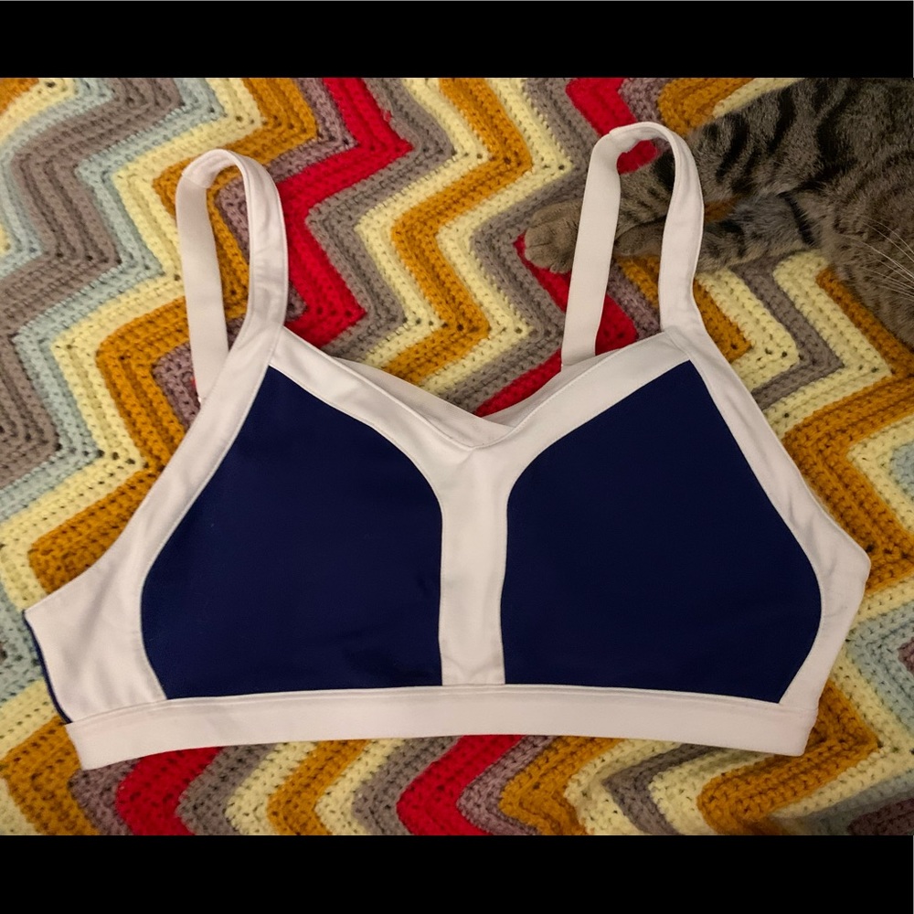 XL Fabletics Sports Bra